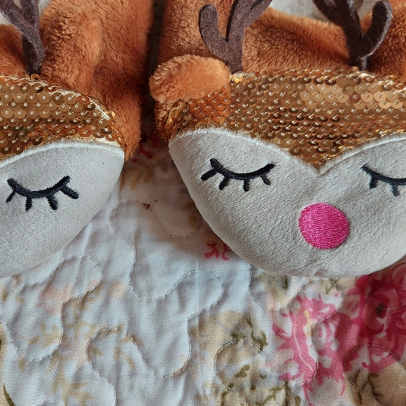 Cute Reindeer Slippers - Picture 4 of 6
